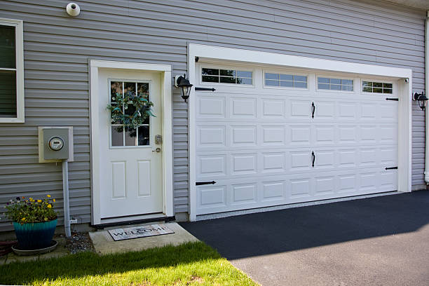 24/7 Emergency Garage Door Panel Replacement experts in Florence-Graham, CA